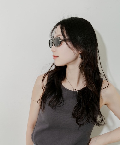 SMELLY(スメリー)の「オーバルタイプサングラス(メガネ・レディース・グレー/ブラック・-)」の13枚目の写真