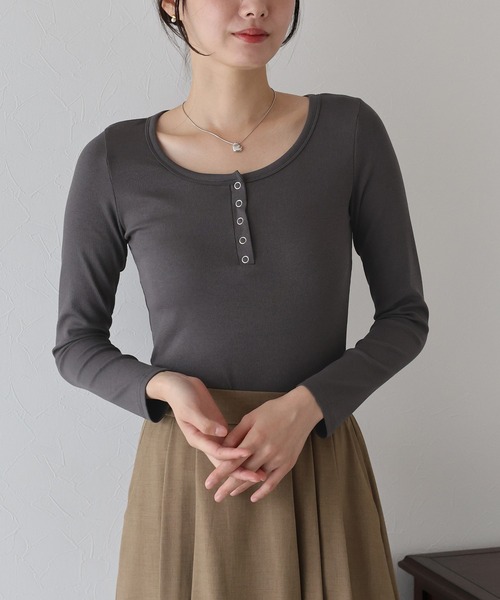 BLUEEAST(ブルーイースト)の「ヘンリーネック長袖Tシャツ(Tシャツ/カットソー・レディース・グレー/ブルー/ブラック/ホワイト/チャコールグレー・MEDIUM)」の3枚目の写真