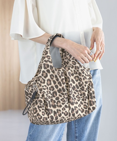 GLOBAL WORK（グローバルワーク）の「撥水軽量2WAYポケットファスナートートS /308500（トートバッグ・レディース・カーキ/レオパード/ブラック/グレー/ベージュ/グレイッシュベージュ・FREE）」の7枚目の写真