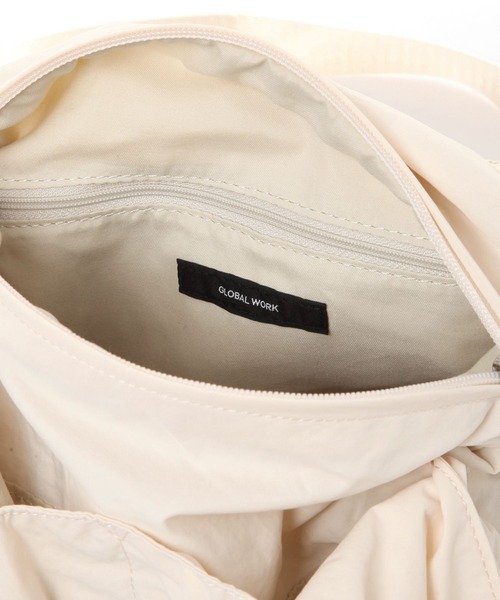 GLOBAL WORK（グローバルワーク）の「撥水軽量2WAYポケットファスナートートS /308500（トートバッグ・レディース・カーキ/レオパード/ブラック/グレー/ベージュ/グレイッシュベージュ・FREE）」の15枚目の写真