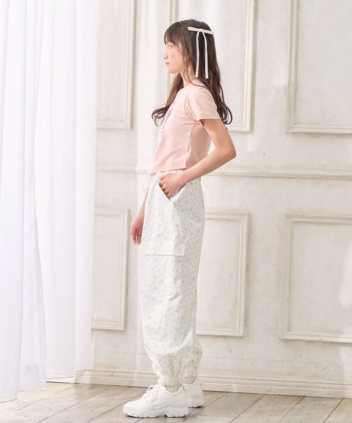 Amourire girl(アムリールガール)の「小花柄ツイルカーゴパンツ(カーゴパンツ・キッズ・ピンク/サックスブルー・160cm/150cm/140cm/130cm)」の18枚目の写真