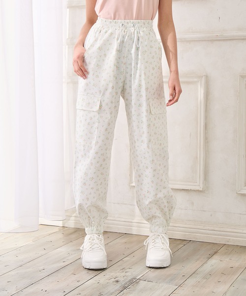 Amourire girl(アムリールガール)の「小花柄ツイルカーゴパンツ(カーゴパンツ・キッズ・ピンク/サックスブルー・160cm/150cm/140cm/130cm)」の14枚目の写真