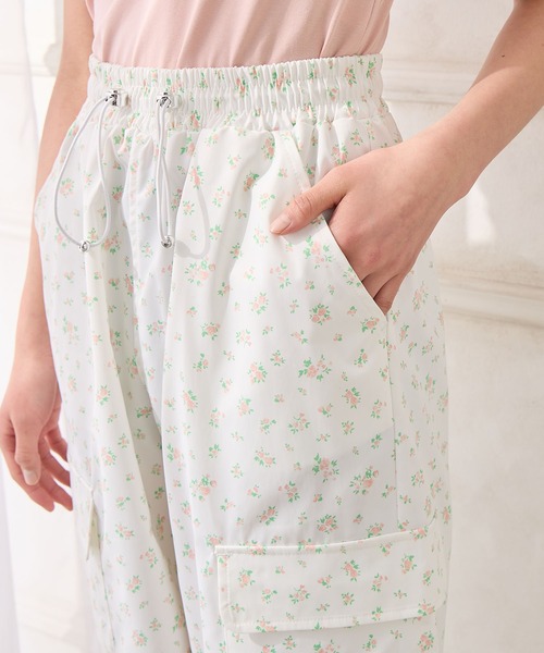 Amourire girl(アムリールガール)の「小花柄ツイルカーゴパンツ(カーゴパンツ・キッズ・ピンク/サックスブルー・160cm/150cm/140cm/130cm)」の21枚目の写真