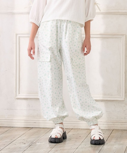 セール】小花柄ツイルカーゴパンツ（カーゴパンツ）｜Amourire