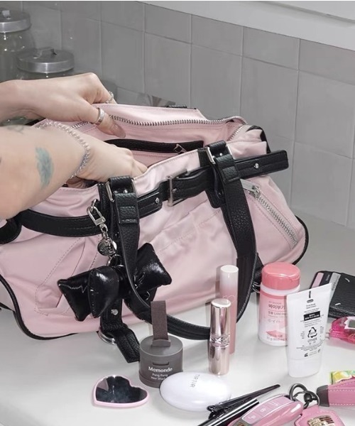 lilful（リルフル）の「【ペットボトル収納可能！】Y2K ベルトボストン2WAYショルダーバッグ ハンドバッグ（ショルダーバッグ・レディース・レオパード/ブラック/ピンク・F）」の6枚目の写真