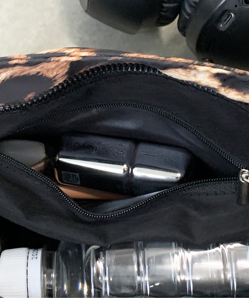 lilful（リルフル）の「【ペットボトル収納可能！】Y2K ベルトボストン2WAYショルダーバッグ ハンドバッグ（ショルダーバッグ・レディース・レオパード/ブラック/ピンク・F）」の20枚目の写真