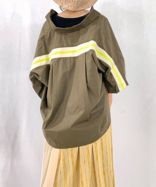 Q（キュー）の「ヨークリブ半袖シャツ（シャツ/ブラウス・レディース・ホワイト/オリーブ・MEDIUM）」の2枚目の写真