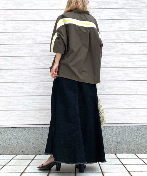 Q（キュー）の「ヨークリブ半袖シャツ（シャツ/ブラウス・レディース・ホワイト/オリーブ・MEDIUM）」の18枚目の写真