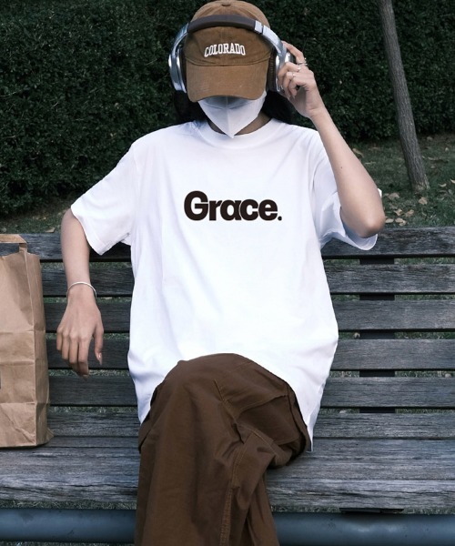 Ressaca(レサーカ)の「オーバーサイズGraceロゴプリントTシャツ(Tシャツ/カットソー・レディース・クリーム/ホワイト/グリーン/ブラウン/ネイビー/ブラック/ブルー・M/XL/L)」の2枚目の写真