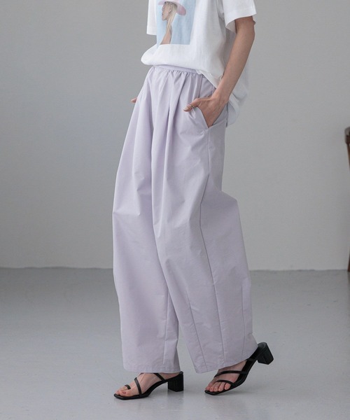 LOWRYS FARM（ローリーズファーム）の「タックボリュームコクーンパンツ　327284（スラックス・レディース・ブラウン/パープル/アイボリー/ブラック・MEDIUM/LARGE）」の20枚目の写真