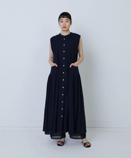 LOISIR(ロワズィール)の「【MTサイズ有り】レーヨンリネンスラブローンノースリーブワンピース(ワンピース・レディース・キナリ/ネイビー・M/MT)」の4枚目の写真