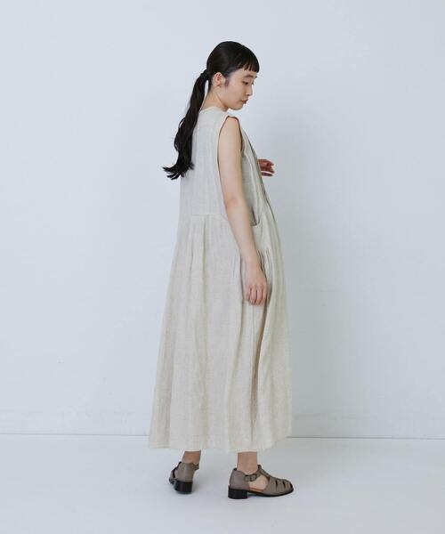 LOISIR(ロワズィール)の「【MTサイズ有り】レーヨンリネンスラブローンノースリーブワンピース(ワンピース・レディース・キナリ/ネイビー・M/MT)」の16枚目の写真