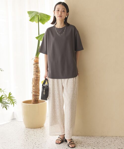 AMERICAN HOLIC(アメリカンホリック)の「ジョーゼット ラウンドヘムトップス(Tシャツ/カットソー・レディース・ブラック/ライトベージュ/その他6/ネイビー/オフホワイト/チャコールグレー/ライトブルー・L/M)」の11枚目の写真