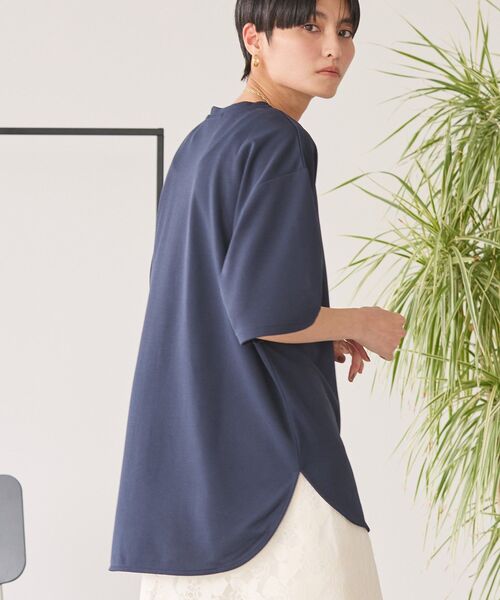 AMERICAN HOLIC(アメリカンホリック)の「ジョーゼット ラウンドヘムトップス(Tシャツ/カットソー・レディース・ブラック/ライトベージュ/その他6/ネイビー/オフホワイト/チャコールグレー/ライトブルー・L/M)」の15枚目の写真