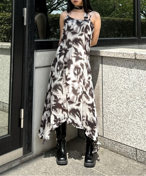 セール】【LVEU.】マフラー付きタイダイキャミワンピース