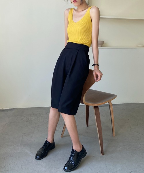 maison de LATIR（メゾンドラティール）の「vネックが女性らしい。リブサマータンクトップ。（タンクトップ・レディース・ホワイト/ブラック/ブラウン/イエロー/ブルー/ライトブラウン・FREE）」の16枚目の写真