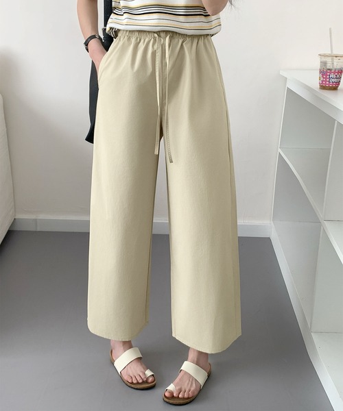BANICO(バニコ)の「ナチュラルストレートワイドパンツ(スラックス・レディース・ホワイト/ネイビー/ベージュ・LARGE/MEDIUM)」の3枚目の写真