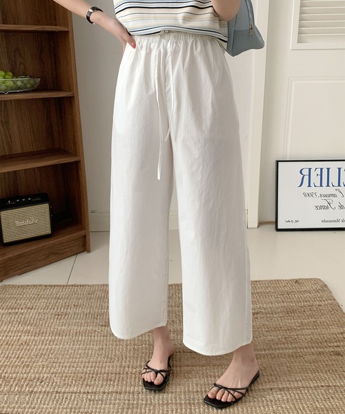 BANICO(バニコ)の「ナチュラルストレートワイドパンツ(スラックス・レディース・ホワイト/ネイビー/ベージュ・LARGE/MEDIUM)」の7枚目の写真