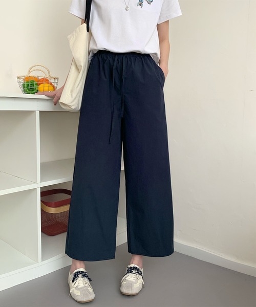 BANICO(バニコ)の「ナチュラルストレートワイドパンツ(スラックス・レディース・ホワイト/ネイビー/ベージュ・LARGE/MEDIUM)」の9枚目の写真