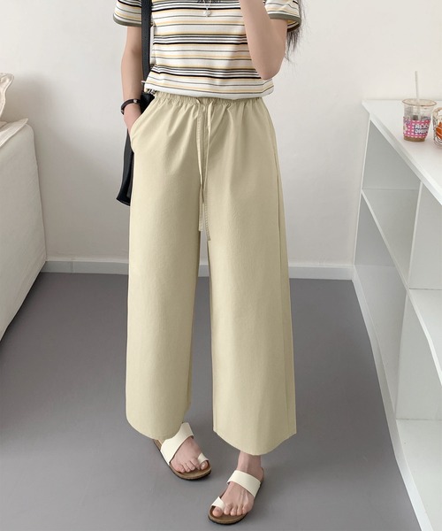BANICO(バニコ)の「ナチュラルストレートワイドパンツ(スラックス・レディース・ホワイト/ネイビー/ベージュ・LARGE/MEDIUM)」の12枚目の写真