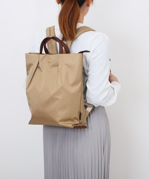 Legato Largo(レガートラルゴ)の「Legato Largo 肩楽撥水ナイロン A4トート型リュック(バックパック/リュック・レディース・レッド/ベージュ/ラベンダー/ネイビー/ブラック/グレー/ライトブラウン・FREE)」の9枚目の写真