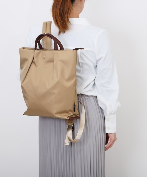 Legato Largo(レガートラルゴ)の「Legato Largo 肩楽撥水ナイロン A4トート型リュック(バックパック/リュック・レディース・レッド/ベージュ/ラベンダー/ネイビー/ブラック/グレー/ライトブラウン・FREE)」の12枚目の写真