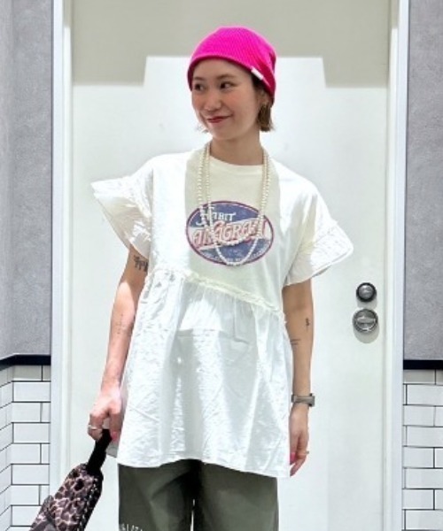 RODEO CROWNS WIDE BOWL（ロデオクラウンズワイドボウル）の「オーバルプリントドッキングフリルチュニック（その他トップス・レディース・ライトブラック/レッド/アイボリー・FREE）」の2枚目の写真