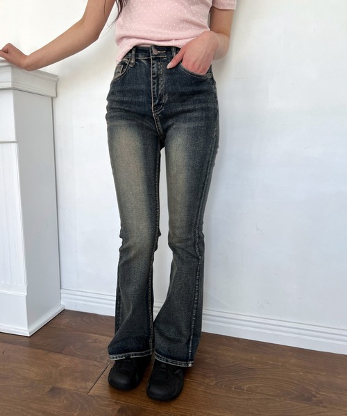 by muni:r(バイ ムニール)の「ビンテージウォッシングブーツカットデニムパンツ/2025 SS COLLECTION(デニムパンツ・レディース・ブルー・SMALL/MEDIUM)」の1枚目の写真