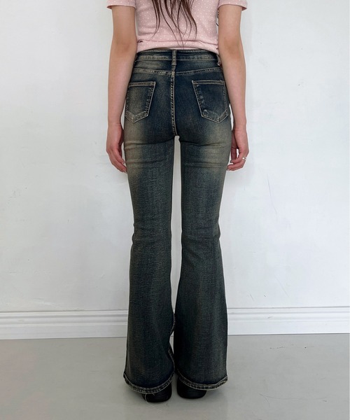 by muni:r(バイ ムニール)の「ビンテージウォッシングブーツカットデニムパンツ/2025 SS COLLECTION(デニムパンツ・レディース・ブルー・SMALL/MEDIUM)」の13枚目の写真