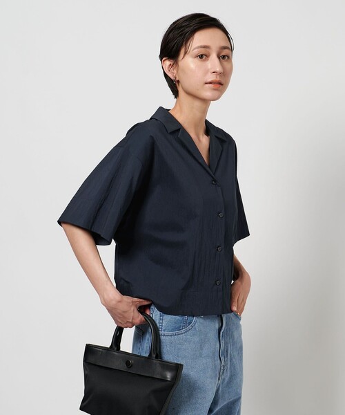 UNITED ARROWS(ユナイテッドアローズ)の「エアリー オープンカラー 五分袖 シャツ(シャツ/ブラウス・レディース・ネイビー/ダークグレー・FREE)」の5枚目の写真