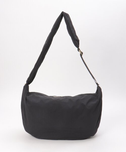 LBC（エルビーシー）の「撥水ナイロンビッグショルダーバッグ（ショルダーバッグ・レディース・ブラック/カーキ/チャコール・FREE）」の21枚目の写真