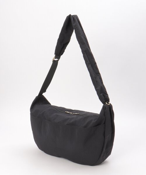 LBC（エルビーシー）の「撥水ナイロンビッグショルダーバッグ（ショルダーバッグ・レディース・ブラック/カーキ/チャコール・FREE）」の22枚目の写真