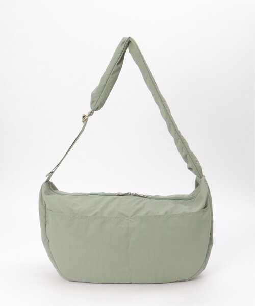 LBC（エルビーシー）の「撥水ナイロンビッグショルダーバッグ（ショルダーバッグ・レディース・ブラック/カーキ/チャコール・FREE）」の4枚目の写真