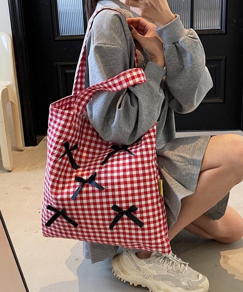 Mignonjour（ミニョンジュール）の「Mignonjour/リボンチェック柄トートバッグ M2778（トートバッグ・レディース・ブラック/レッド・FREE）」の7枚目の写真