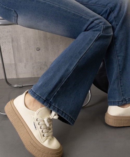 Miniministore(ミニミニストア)の「韓国風セミフレアデニムパンツ レディース(デニムパンツ・レディース・インディゴブルー・L/S/XL/M)」の13枚目の写真