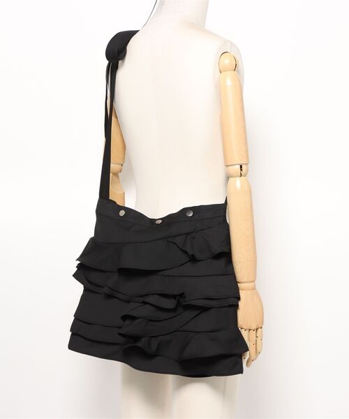 FLAREUP(フレアアップ)の「【FLAREUP】Faye Frill Bag / 【フレアアップ】フリルショルダーバッグ(ショルダーバッグ・レディース・ブラック/ホワイト・ONE SIZE)」の18枚目の写真