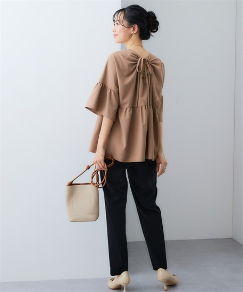 7days Life Styling(セブンデイズライフスタイリング)の「【UVカット】ストレッチバックリボンデザインチュニックブラウス(シャツ/ブラウス・レディース・モカ/ネイビー・S/M/L/LL)」の4枚目の写真