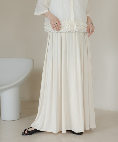 LOWRYS FARM（ローリーズファーム）の「カットギャザーロングスカート　499383（スカート・レディース・アイボリー/ブラック/グレー/ブラウン・FREE）」の2枚目の写真