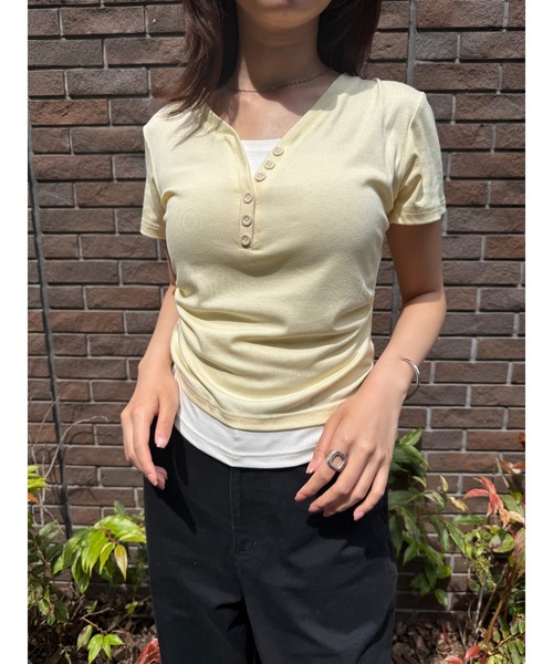 Geeong(ジーオン)の「【ZOZO限定】Vネック ボタン Tシャツ レイヤード バイカラー(Tシャツ/カットソー・レディース・ネイビー/イエロー・FREE)」の21枚目の写真