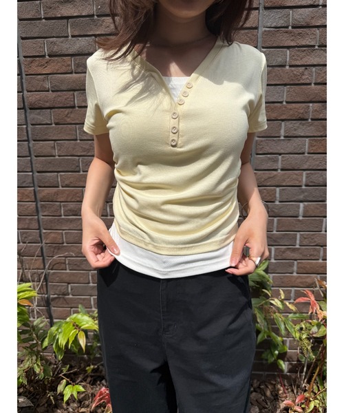 Geeong(ジーオン)の「【ZOZO限定】Vネック ボタン Tシャツ レイヤード バイカラー(Tシャツ/カットソー・レディース・ネイビー/イエロー・FREE)」の20枚目の写真