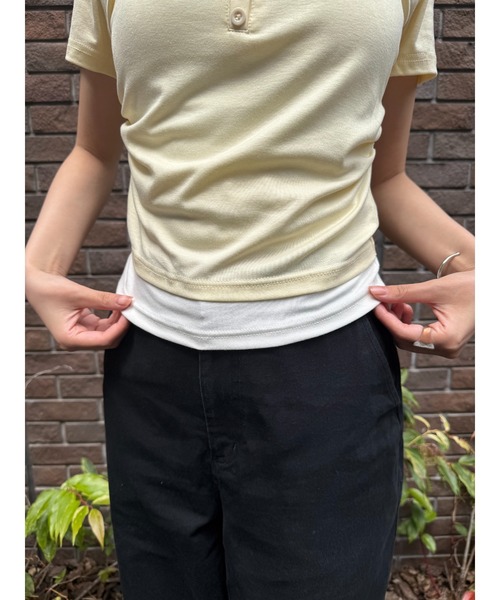 Geeong(ジーオン)の「【ZOZO限定】Vネック ボタン Tシャツ レイヤード バイカラー(Tシャツ/カットソー・レディース・ネイビー/イエロー・FREE)」の14枚目の写真