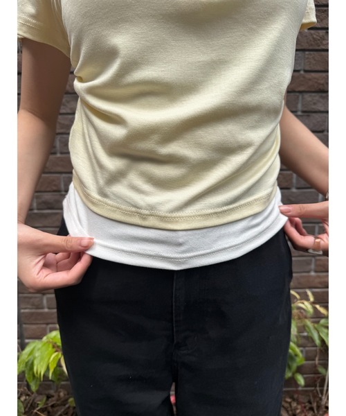 Geeong(ジーオン)の「【ZOZO限定】Vネック ボタン Tシャツ レイヤード バイカラー(Tシャツ/カットソー・レディース・ネイビー/イエロー・FREE)」の13枚目の写真