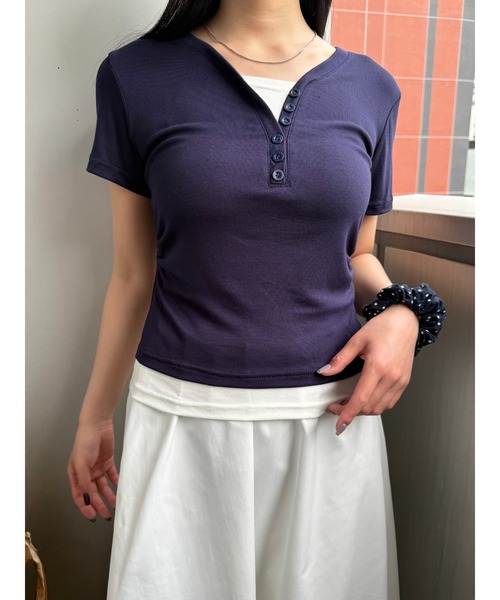 Geeong(ジーオン)の「【ZOZO限定】Vネック ボタン Tシャツ レイヤード バイカラー(Tシャツ/カットソー・レディース・ネイビー/イエロー・FREE)」の8枚目の写真