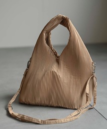 Curaful（クラフル）の「プリーツアーチバッグ（ショルダーバッグ）」