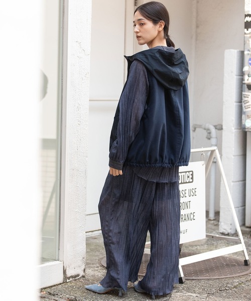 Munich（ミューニック）の「【軽量】【イージーケア】【吸水・速乾性】ツイル×梳毛調合繊×octaフーデットジレ（その他アウター・レディース・ブラック/ベージュ/ネイビー・FREE）」の6枚目の写真