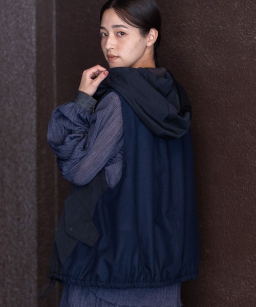 Munich（ミューニック）の「【軽量】【イージーケア】【吸水・速乾性】ツイル×梳毛調合繊×octaフーデットジレ（その他アウター・レディース・ブラック/ベージュ/ネイビー・FREE）」の13枚目の写真