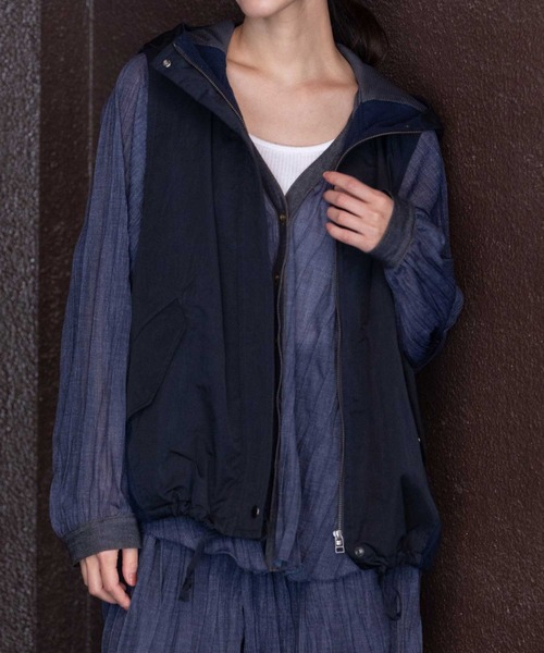 Munich（ミューニック）の「【軽量】【イージーケア】【吸水・速乾性】ツイル×梳毛調合繊×octaフーデットジレ（その他アウター・レディース・ブラック/ベージュ/ネイビー・FREE）」の15枚目の写真