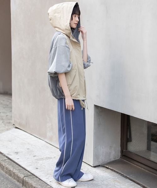 Munich（ミューニック）の「【軽量】【イージーケア】【吸水・速乾性】ツイル×梳毛調合繊×octaフーデットジレ（その他アウター・レディース・ブラック/ベージュ/ネイビー・FREE）」の21枚目の写真