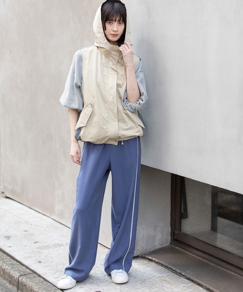 Munich（ミューニック）の「【軽量】【イージーケア】【吸水・速乾性】ツイル×梳毛調合繊×octaフーデットジレ（その他アウター・レディース・ブラック/ベージュ/ネイビー・FREE）」の22枚目の写真