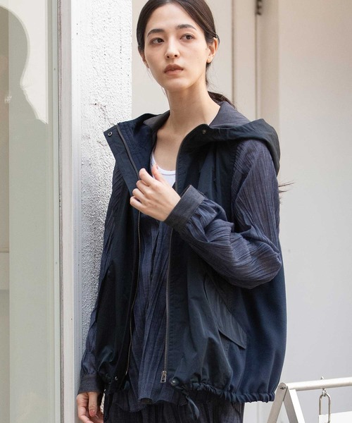 Munich（ミューニック）の「【軽量】【イージーケア】【吸水・速乾性】ツイル×梳毛調合繊×octaフーデットジレ（その他アウター・レディース・ブラック/ベージュ/ネイビー・FREE）」の8枚目の写真